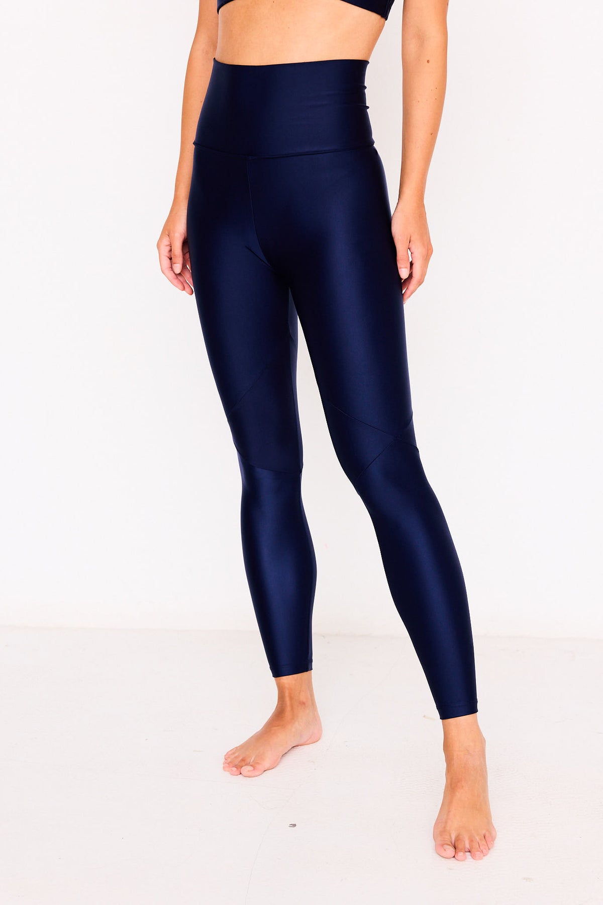 Legging KALI Eclipse – legging de yoga azul marino, vista frontal