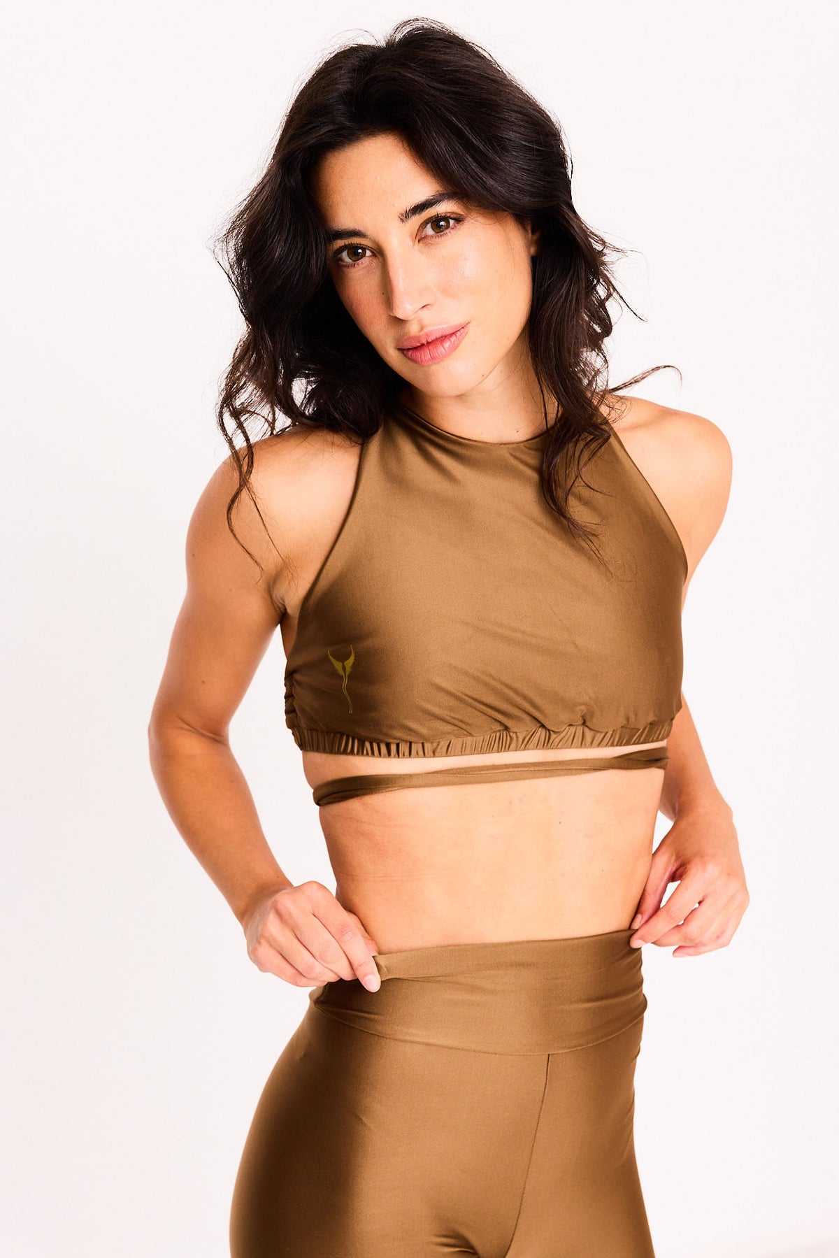 Top STRIPS Espresso – top de yoga marrón tostado, detalle de cerca