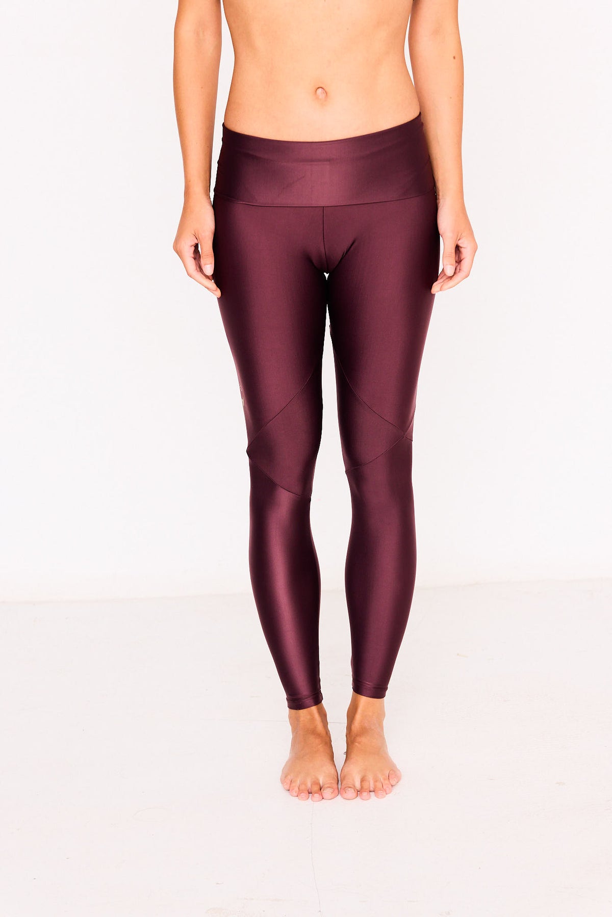 Legging KALI Ébano – legging de yoga burdeos oscuro, vista frontal