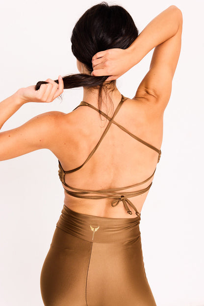 Top STRIPS Espresso – top de yoga marrón tostado, detalle de la espalda